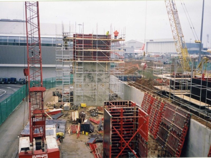 luton airport (2)